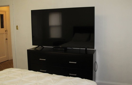 Monticello Apartment | Walking distance to food, library, post office, banks, and more.