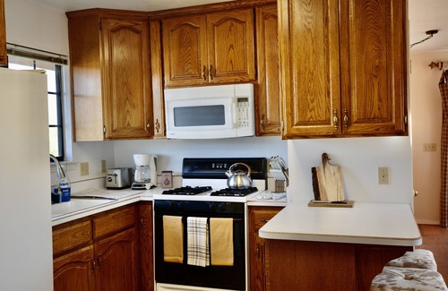 Solvang Other | Walking distance to Los Olivos on working ranch in wine country.