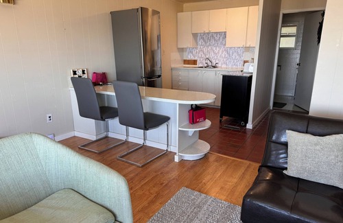 Regional District of Nanaimo Bed & Breakfast | Walkout oceanfront 1 BD duplex cabin w hot tub