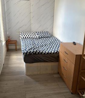 Wallington North Apartment | Wallington 2