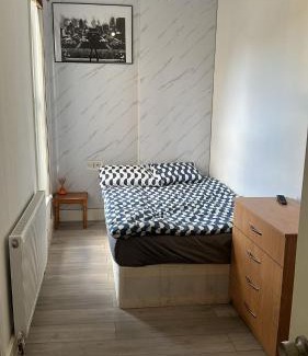 Wallington North Apartment | Wallington 2
