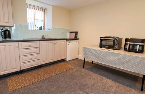 Flintshire Cottage | WALNUT COTTAGE, family friendly, character holiday cottage in Halkyn