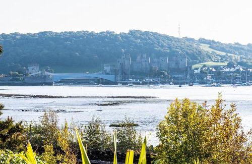 Deganwy House | Walton House