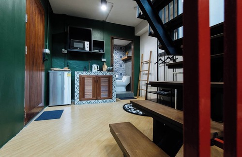 Bang Na Hotel | Wander Wonder 8Ww