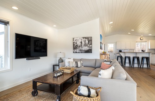 Wapato Point House | Wapato Point Vacation Home! Big Views-Resort Amenities-Short walk to Manson!