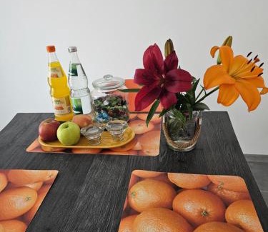 Warburg Apartment | Warburg, FeWo "Sweet Home" 2,5 Zi- EG-separater Eingang - Parkplatz - Terasse- komfortabel,renoviert