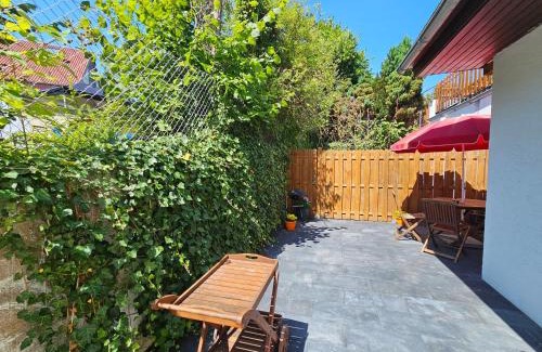 Warburg Apartment | Warburg, FeWo "Sweet Home" 2,5 Zi- EG-separater Eingang - Parkplatz - Terasse- komfortabel,renoviert