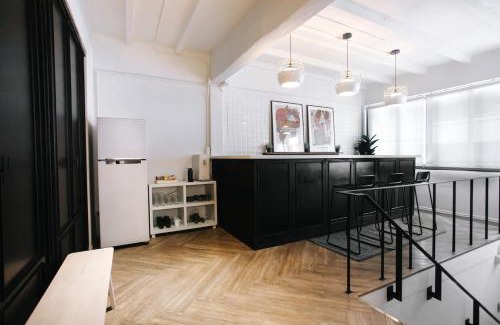 Ploenchit Apartment | wari B 3BR 30 sec to Phloenchit BTS