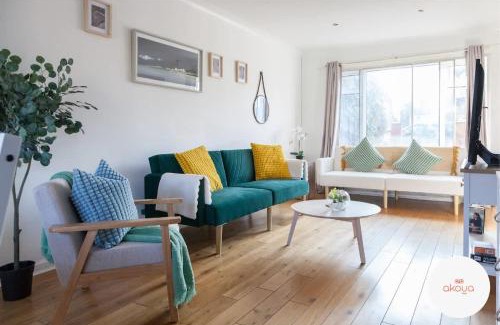 Cheadle House | Warm and Radiant 4Bed Home Near City - Airport