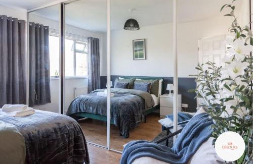 Cheadle House | Warm and Radiant 4Bed Home Near City - Airport