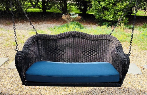 Culloden Shores House | Warm, Inviting Beachhouse with Spa in Great Location of Gorgeous Montauk!