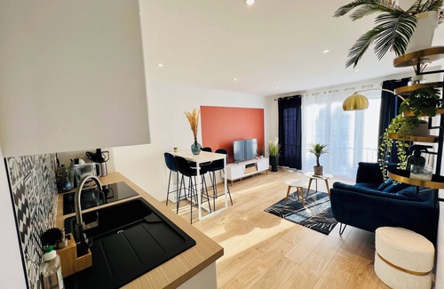 Le Marais Apartment | Warm, modern cocoon 5 minutes from the center