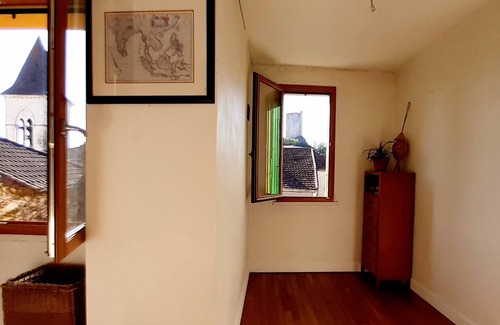 Montcuq House | Warmth from the woods of the Quercy region Naturally cool, eco-friendly home