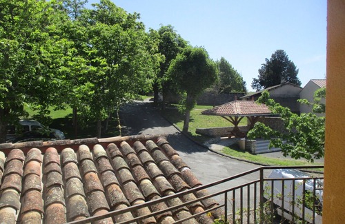 Montcuq House | Warmth from the woods of the Quercy region Naturally cool, eco-friendly home