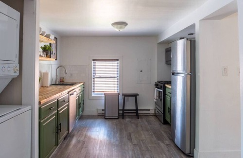 Hudson Apartment | Warren Street Middle of Town