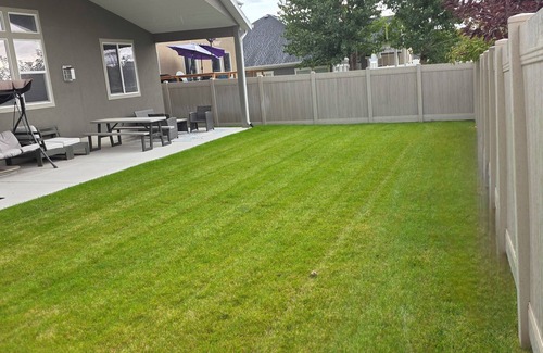 Layton House | Wasatch Retreat: Spacious 5 bd 3.5 bth, Sleeps 14, Game Room, Pool Table