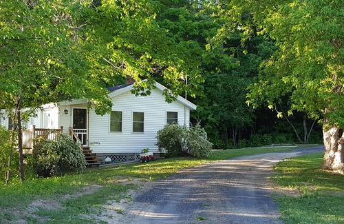 Moriah Center Cottage | Watch Point Cottages/Overlooking historical Lake Champlain/Addison County, fish