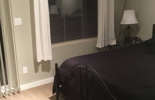 Central Okanagan House | Water Front 2 bedroom suite. In the heart of the Okanagan, Killiney Beach