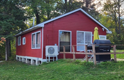 Hastings Cottage | Water Front 3 Bedroom Cottage 10