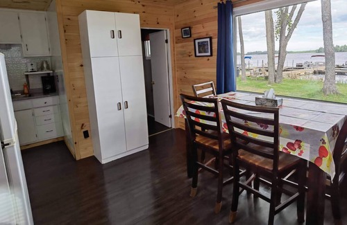 Lavigne Cottage | Water front cottages on lake Nippising