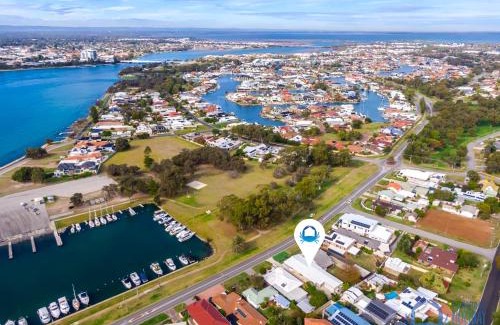 Halls Head House | Water Lovers Haven in Mandurah