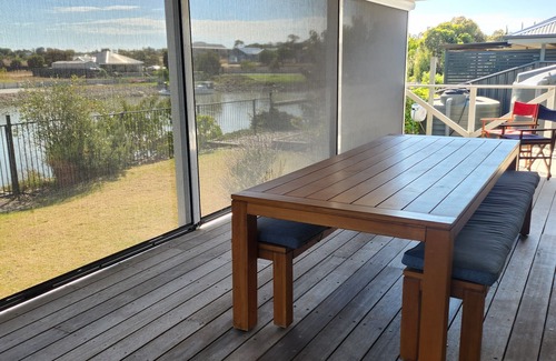 Seymour House | Water's Edge at Wellington - 10 mins to The Bend Motorsport Park