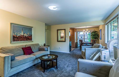North End Apartment | Water View, Best Area, 2 Bedrooms, WD, Jacuzzi Bath, New Carpet, Balcony, View, 825sf