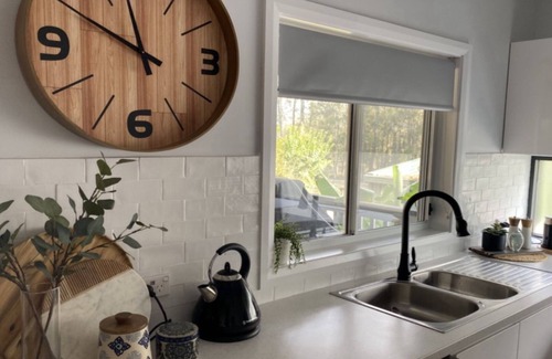 Bundabah House | Water Views Of The Cove