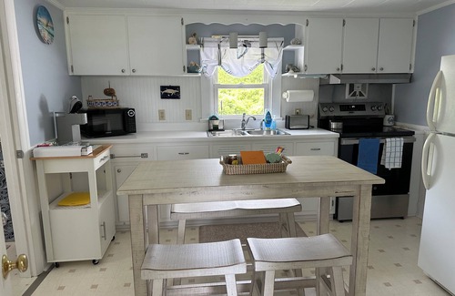 Deep Hole Cottage | Waterfowl Watch Cottage - Chincoteague Island Quiet area,bikes,Oct discounts ask