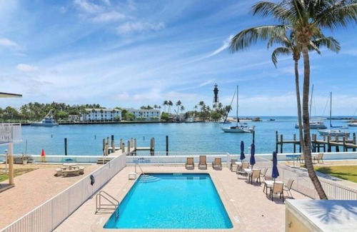 Lighthouse Point Condo | Waterfront 1BR at Hillsboro Inlet-walk to the beach, pool, & lighthouse view