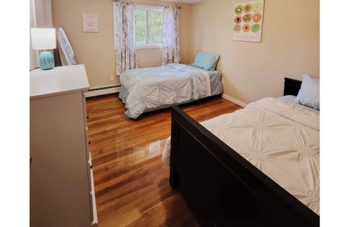 Salem House | Waterfront 2 Bedroom on private cove in Salem NH.
