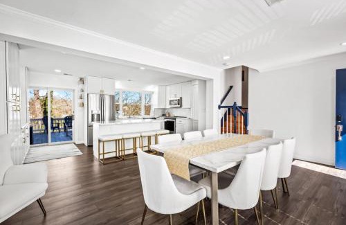 Glen Burnie House | Waterfront 5 Bedroom Near BWI Annapolis Baltimore