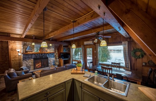 Ellison Bay Cabin | Waterfront A-frame: Vintage Charm, Modern Comfort