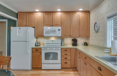 Annapolis House | Waterfront Annapolis Home: Fire Pit & Fishing Pier