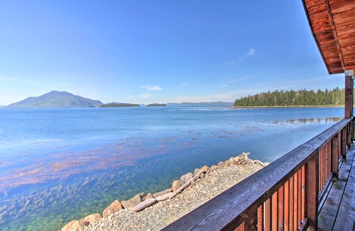 Craig Apartment | Waterfront Apt w/Mtn View, Walk Into Town!