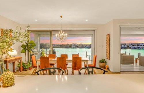 Port Macquarie Villa | Waterfront-Bay View