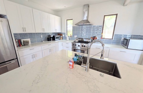 Point Richmond House | Waterfront Bay VIEWS, VIEWS, VIEWS! Spacious retreat, SF, Napa, UCB!