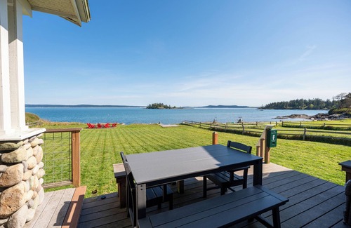 Friday Harbor House | Waterfront Beach House - 2700 Sq Ft, Fiber, mooring
