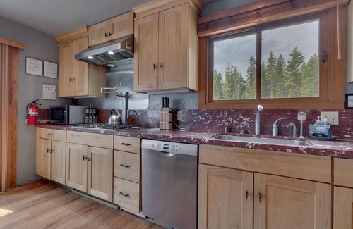 Tahoe Woods House | Waterfront Beachfront Beach Access Pets Allowed Hot Tub Lake House Outdoor Space