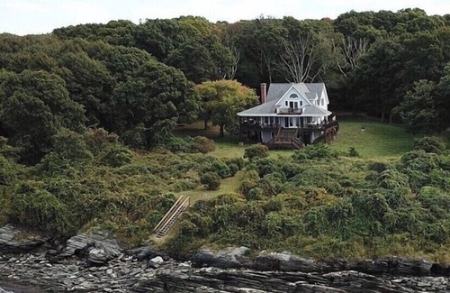 Portsmouth House | Waterfront, beautiful home, breathless sunsets on Prudence Island