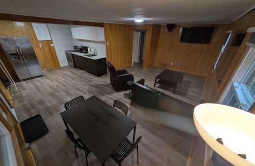 Algonquin Highlands Cottage | Waterfront New and Modern 3 bedroom cottage with WiFi and AC