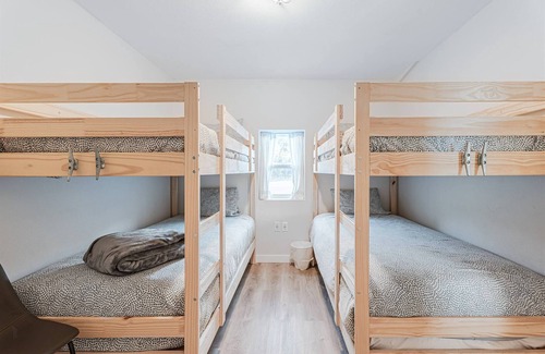 Oatmeal Hotel | Waterfront Cabin w Dock, Kayak, SUPs sleeps 7