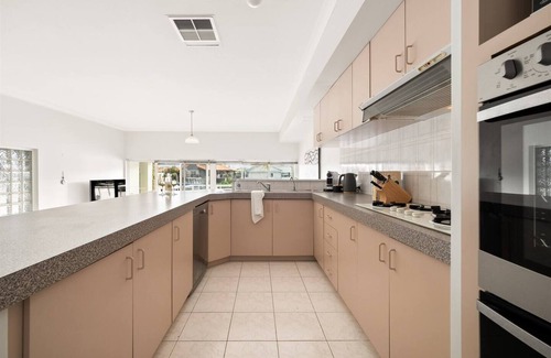 Halls Head House | Waterfront Canal Property - Close to Foreshore, Shopping Precinct and Cafes