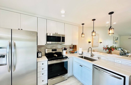 Hammock Bay Condo | Waterfront Condo, 8 min drive to Marco Beaches