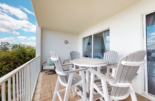 Orange Beach Condo | Waterfront condo w/shared pool, tennis, & sauna - near the beach