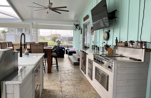 Charlotte Park House | Waterfront corner lot-Heated Pool
