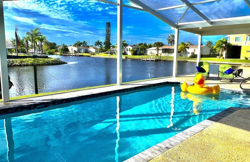 Charlotte Park House | Waterfront corner lot-Heated Pool