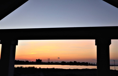 Sandusky Cottage | Waterfront Cottage #6 at Bayfront Resort in Sandusky