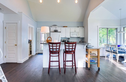 Summer Village Cottage | Waterfront Cottage in Summer Village w/Grill