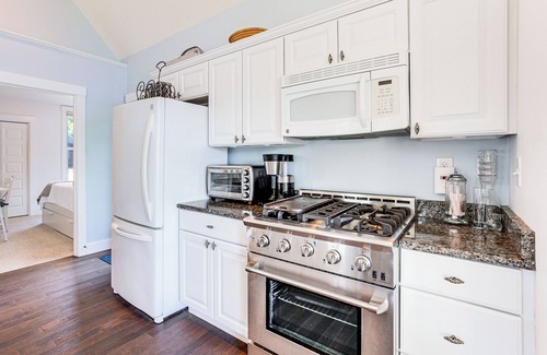 Summer Village Cottage | Waterfront Cottage in Summer Village w/Grill